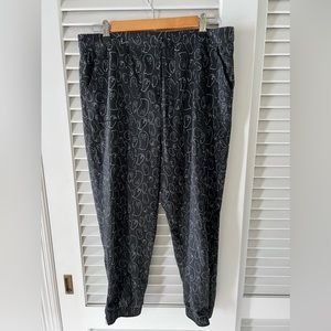 Albion Fit Spooky Jetsetters Sz Medium Petite